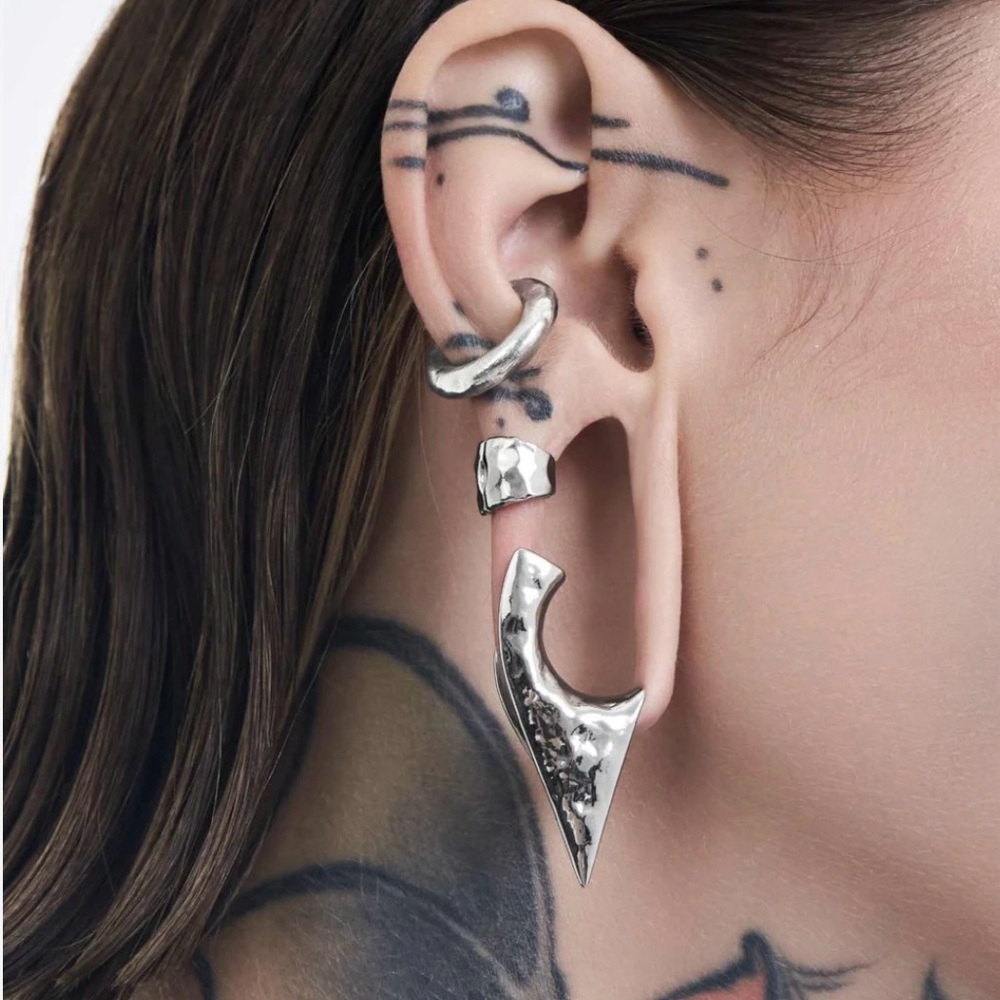 Ask & Embla Erilon Saddle Hangers in Silver 12mm - Picture 2 of 4